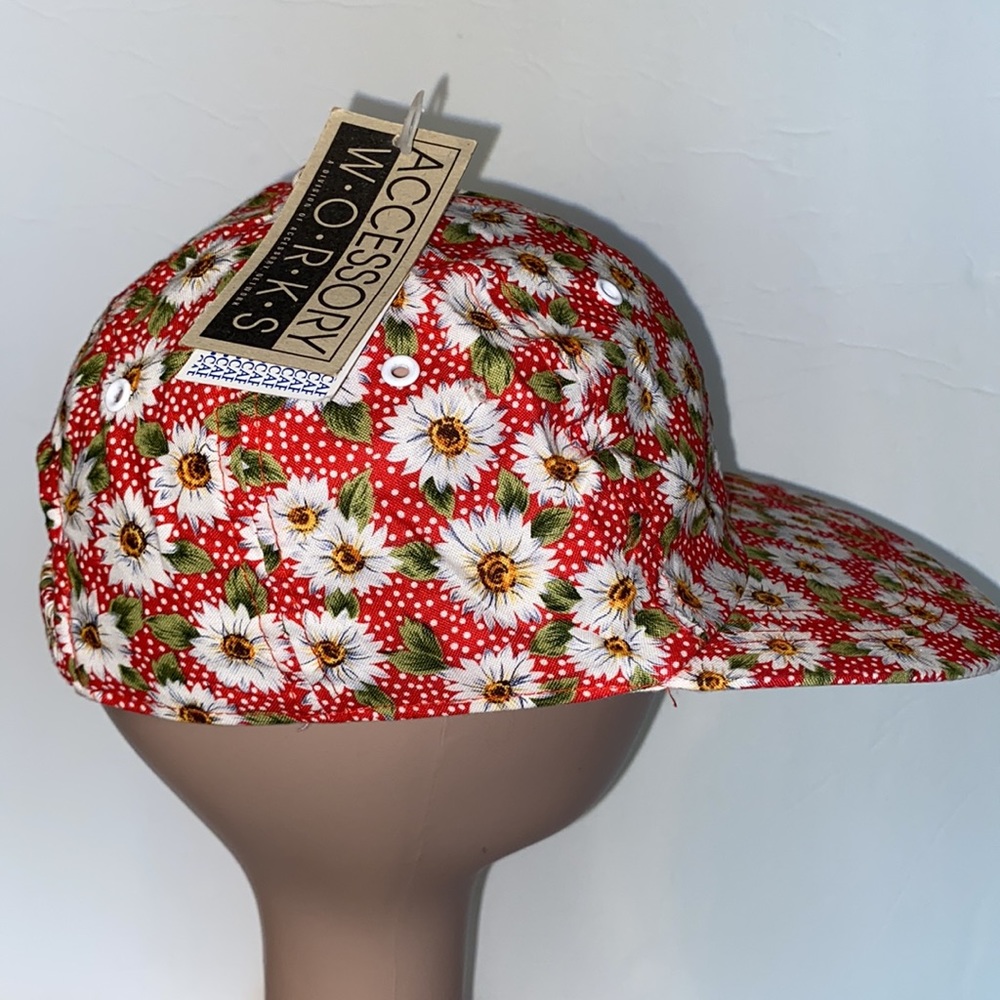 Vintage daisy flower baseball hat cap Red white NWT retro floral 1990’s boho Y2K